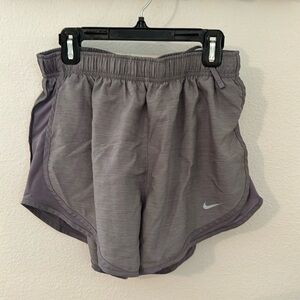 Nike Sports Shorts Women purple / grey